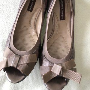 Adrienne Vittadini Open toe flats